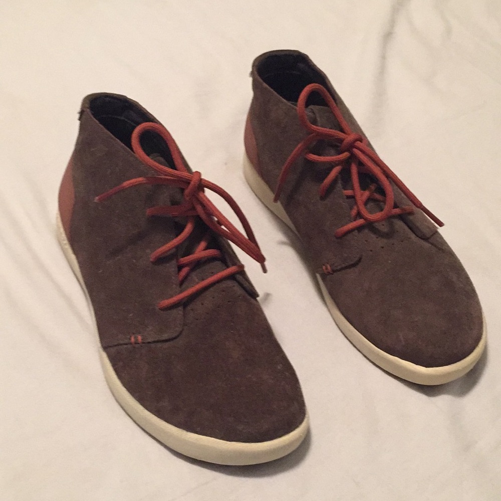 Chukka style brand new merell brand shoe